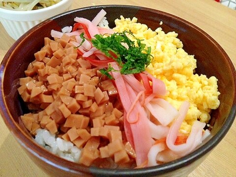 魚肉ソーセージで三食丼